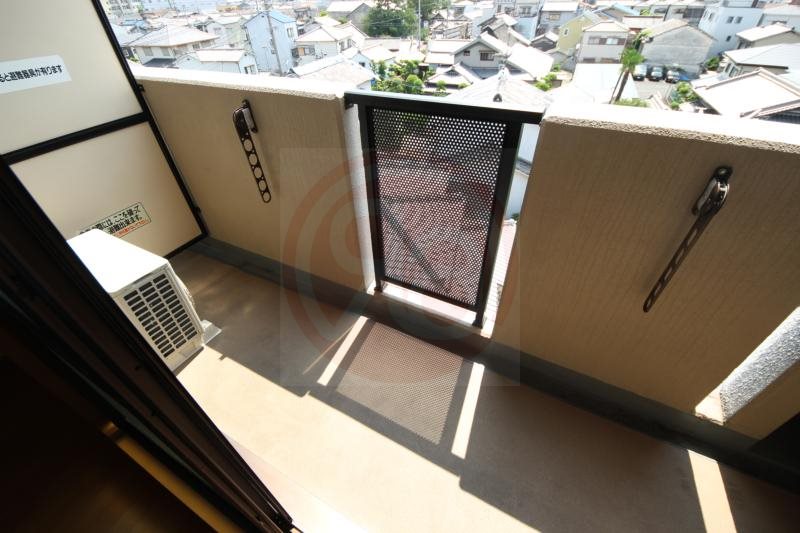 バルコニー　開放的で明るい空間を演出してくれるバルコニーです