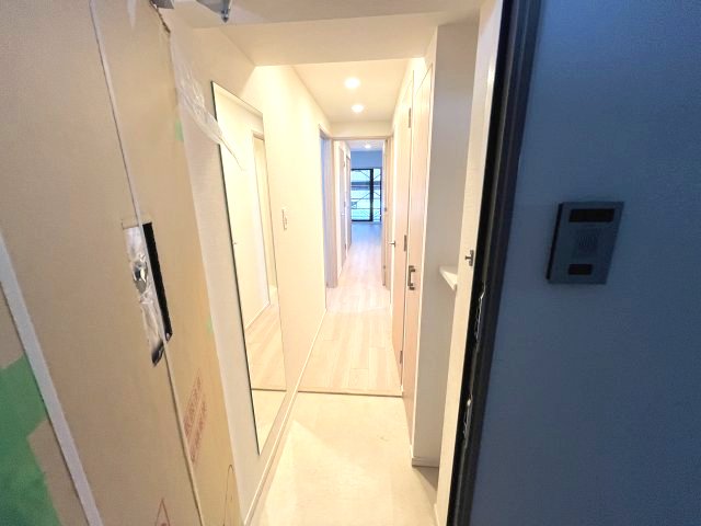 玄関　写真は、他部屋の同間取りです(現況優先)