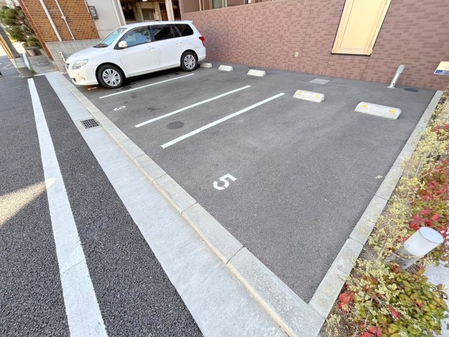 駐車場　あなたの大事な自転車も安心してとめることができますね。