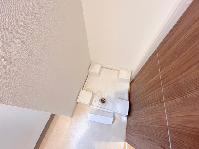 その他設備　嬉しい室内洗濯機置場。これで洗濯機も長持ちしますね。