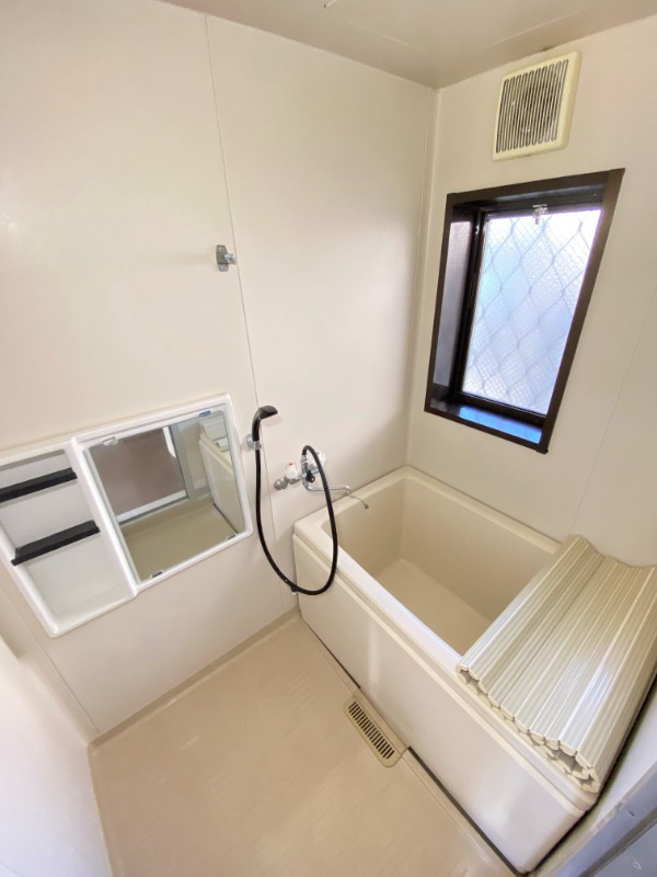 バス・シャワールーム　※他部屋参考写真