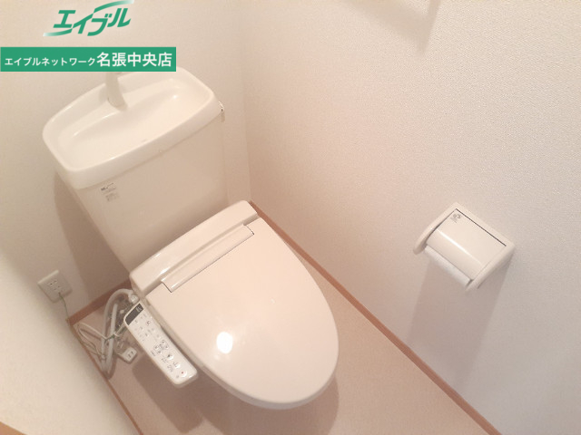トイレ　同型反転タイプ画像