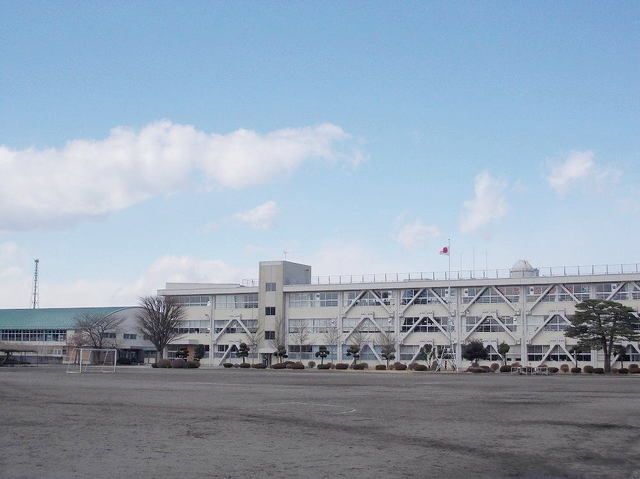 小学校　氏家小学校（小学校）まで750m