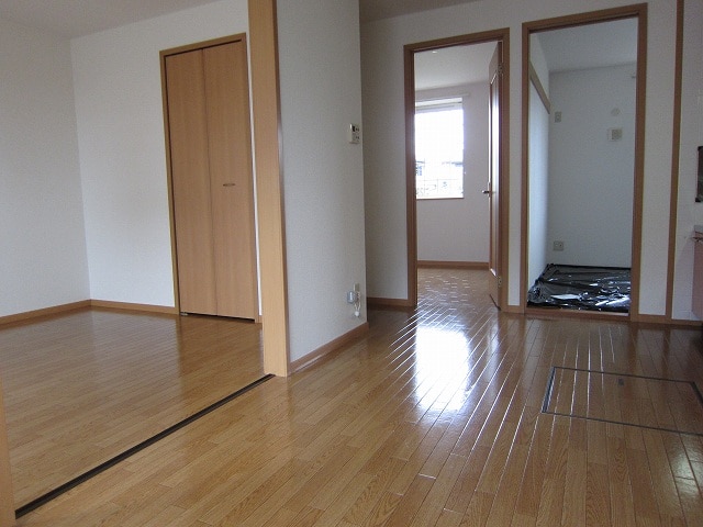 さわやか壱番館の居間写真