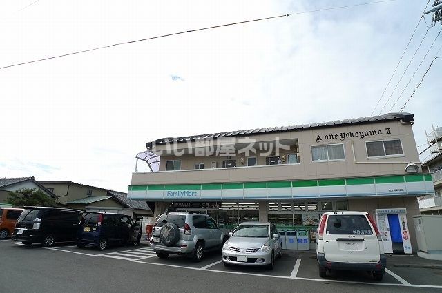 コンビニ　ファミリーマート焼津柳新屋店（コンビニ）まで296m