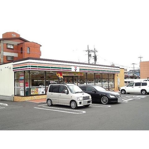 コンビニ　セブンイレブン　下郡中央店（コンビニ）まで600m