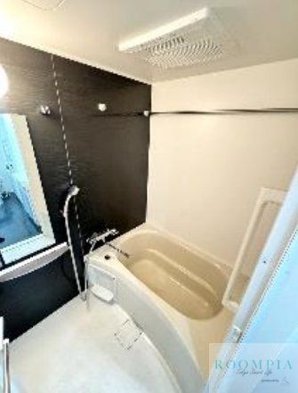 バス・シャワールーム　※同タイプの別のお部屋です。