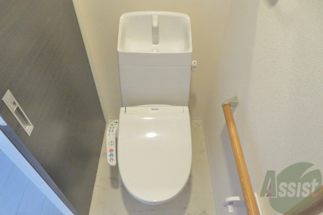 トイレ　トイレはウォシュレット付きです。シャワートイレは嬉しいですね