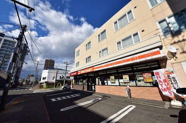 コンビニ　セイコーマート美園駅前店（コンビニ）まで372m
