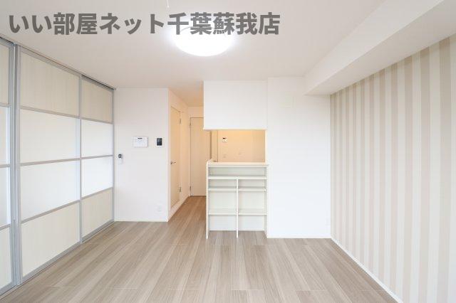 居室・リビング　こちらのリビングで趣味の時間をお楽しみください