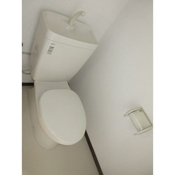 トイレ　※リフォーム前参考画像※