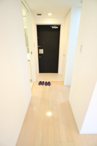玄関　※モデルルーム　参考写真