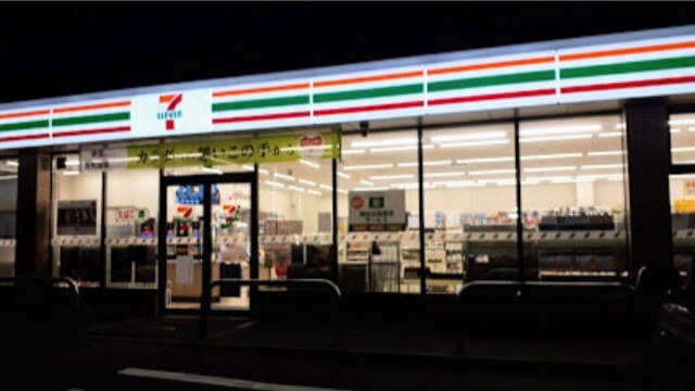 コンビニ　セブンイレブン札幌本通9丁目店（コンビニ）まで83m