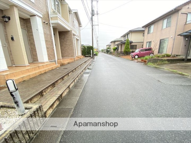 その他　前面道路（その他）まで0m