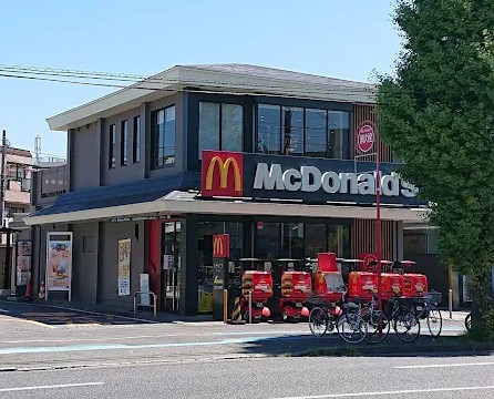 飲食店　マクドナルド 川崎渡田店（飲食店）まで516m
