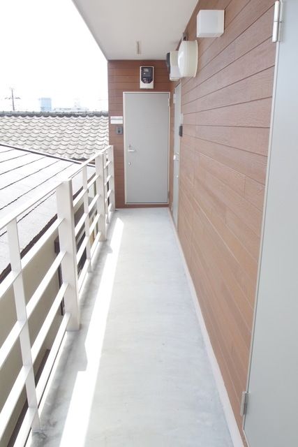 エントランス　★屋根があるから雨でも安心★