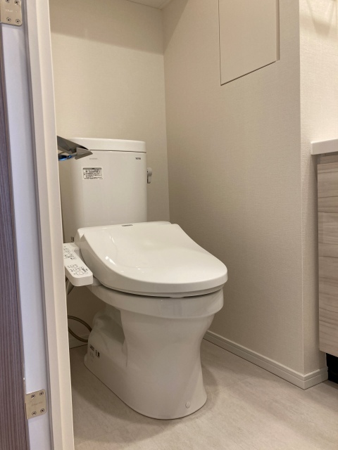 トイレ　※写真は同タイプ住戸です。