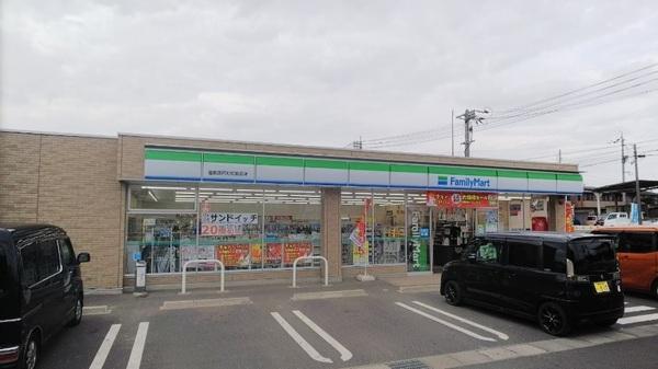 コンビニ　ファミリーマート倉敷西阿知町新田店（コンビニ）まで381m