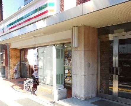 コンビニ　セブンイレブン 新御徒町駅前店（コンビニ）まで256m