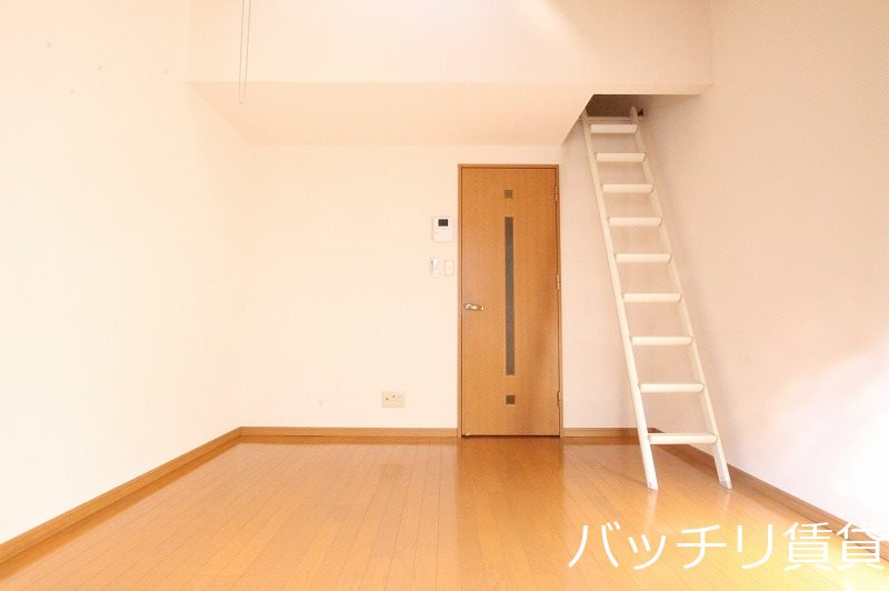 居室・リビング　同型タイプの為、現状を優先致します。
