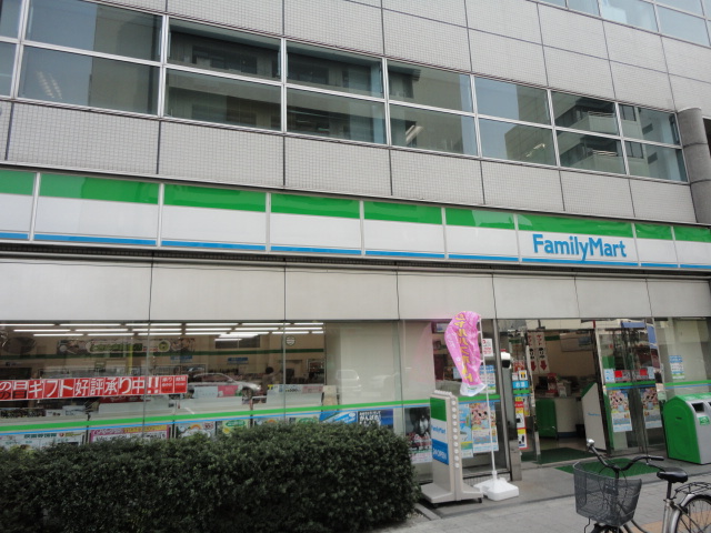 コンビニ　ファミリーマート 千住警察署前店（コンビニ）まで108m