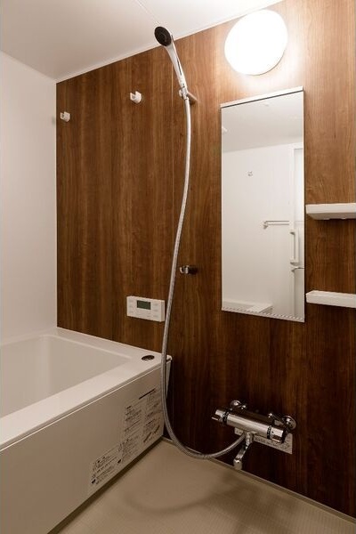 バス・シャワールーム　※写真は同じマンションの違う部屋のものになります。