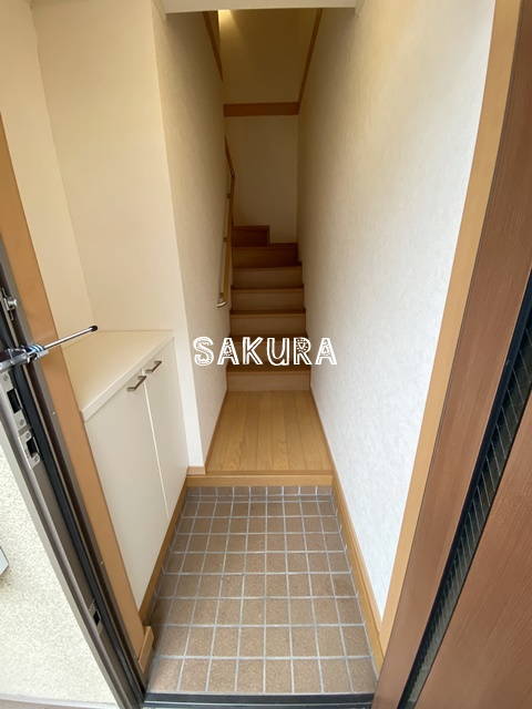 玄関　便利なカウンター型シューズボックス♪