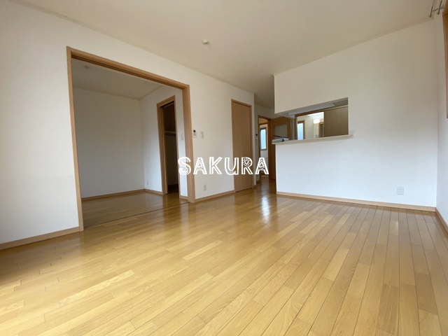 居室・リビング　開放感のあるゆったりとしたお部屋です♪