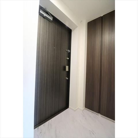 ORME COURT NIPPORI EASTの玄関写真
