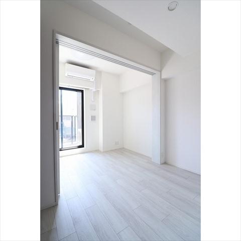 ORME COURT NIPPORI EASTの居間写真