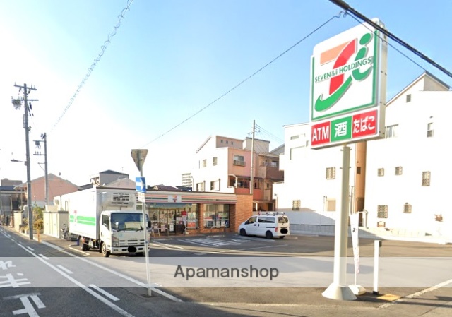 コンビニ　セブンイレブン（コンビニ）まで370m