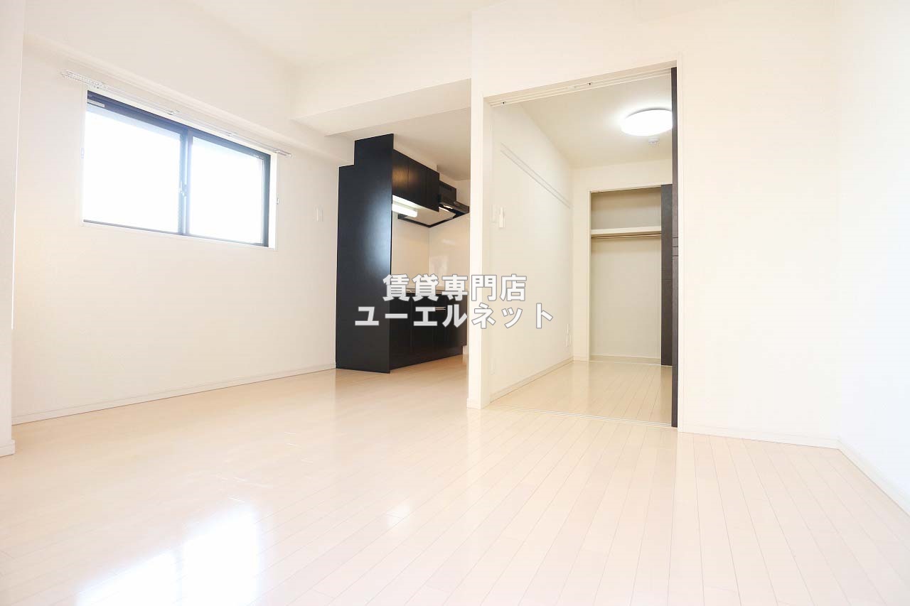 居室・リビング　ゆったりとくつろげる、落ち着きのある居室空間です