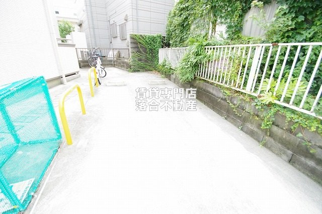 その他共有部分　敷地内駐輪場完備