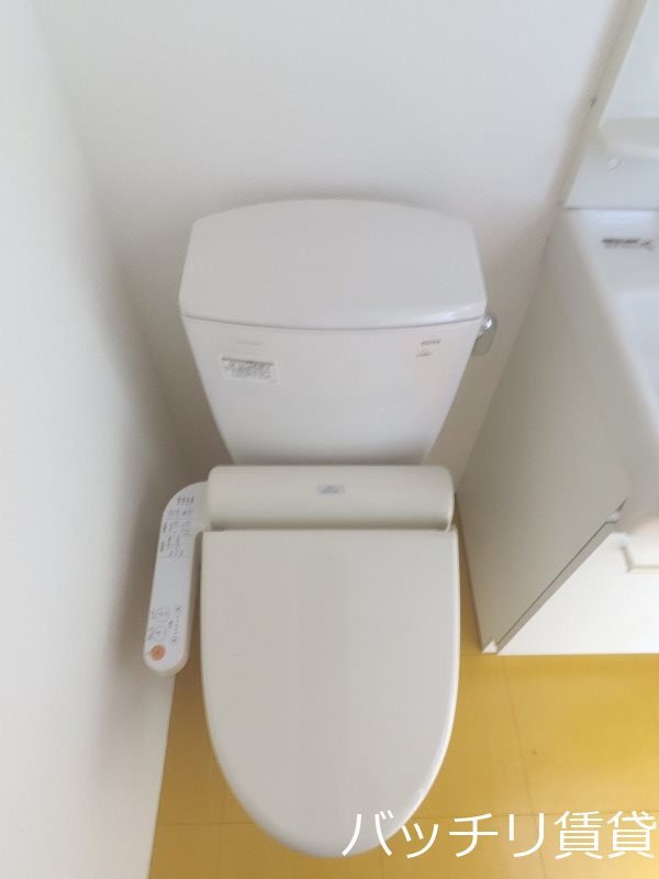 トイレ　同型タイプの写真になります　現状優先