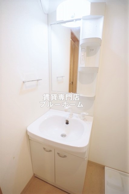 洗面設備　独立洗面台です！