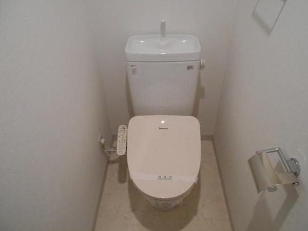 トイレ　写真は実際の部屋と異なる場合があります