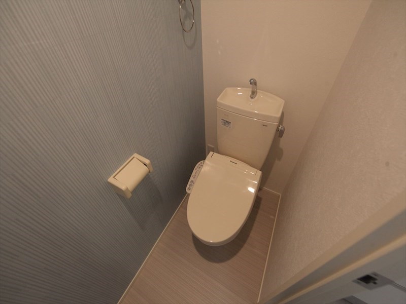 トイレ　温水洗浄暖房便座付トイレ　同仕様写真