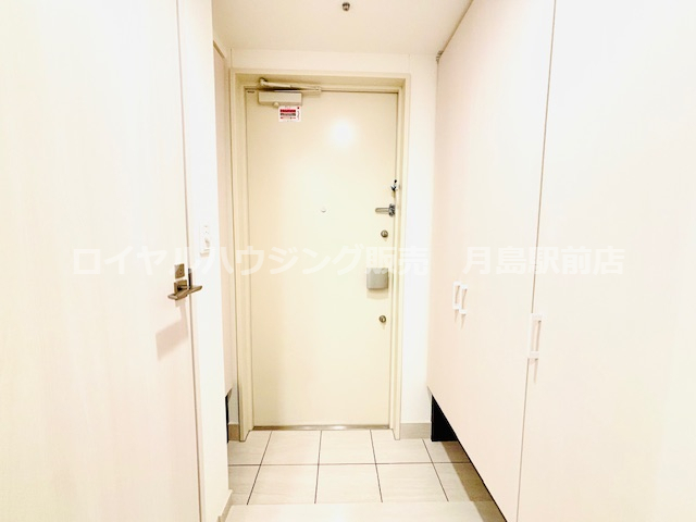 玄関　※別部屋参考写真
