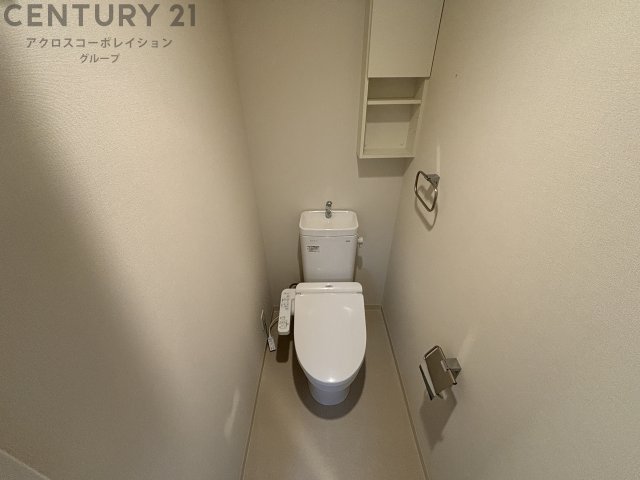 トイレ　温水洗浄便座付きのトイレです♪