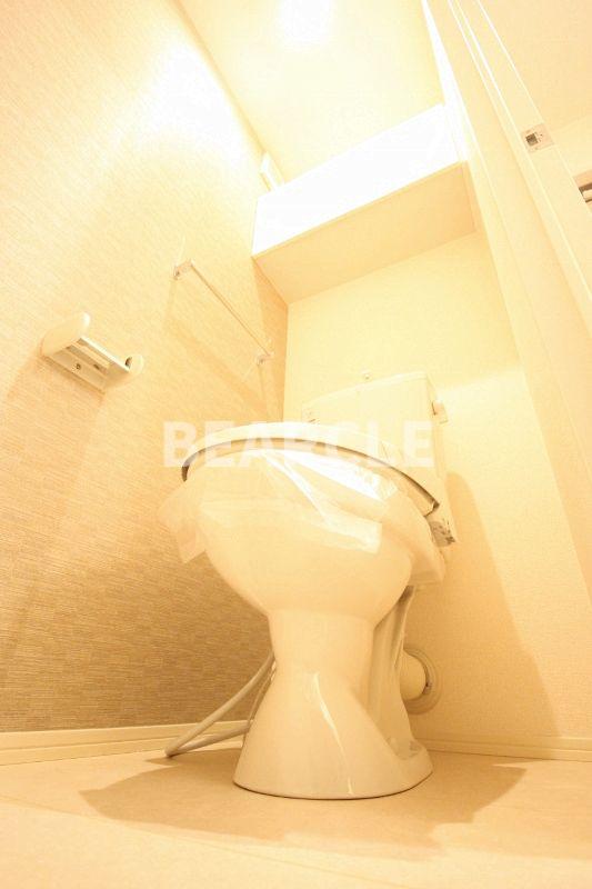 トイレ　落ち着いた色調のトイレです