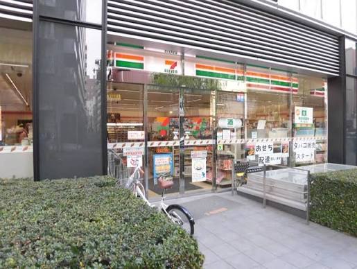 コンビニ　セブンイレブン銀座2丁目店（コンビニ）まで137m