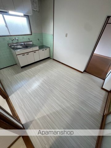 望洋マンションの居間写真