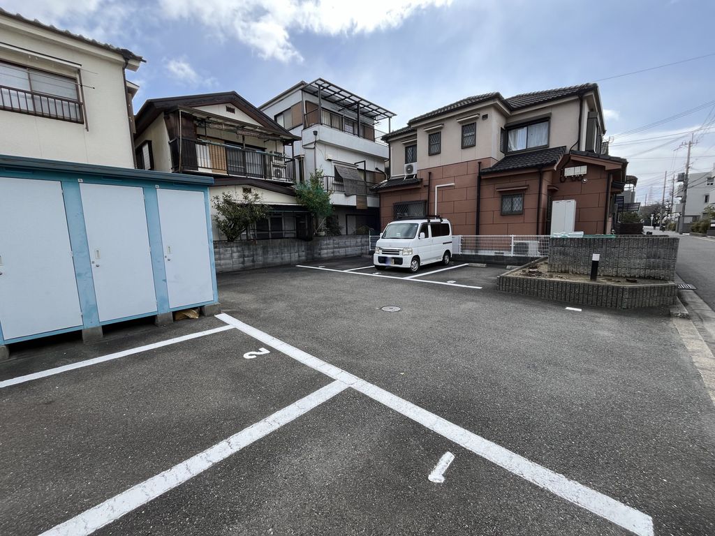 駐車場　駐車場