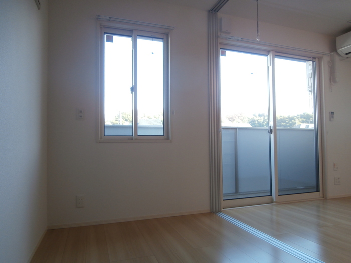 その他部屋・スペース　清潔感のあるフローリングのお部屋です
