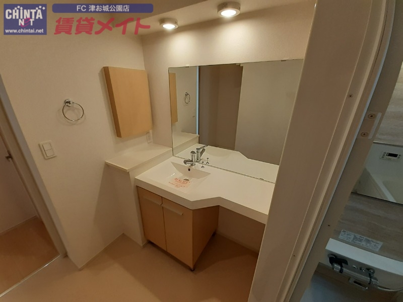 洗面設備　同物件別室写真