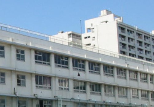 中学校　北区立堀船中学校（中学校）まで562m