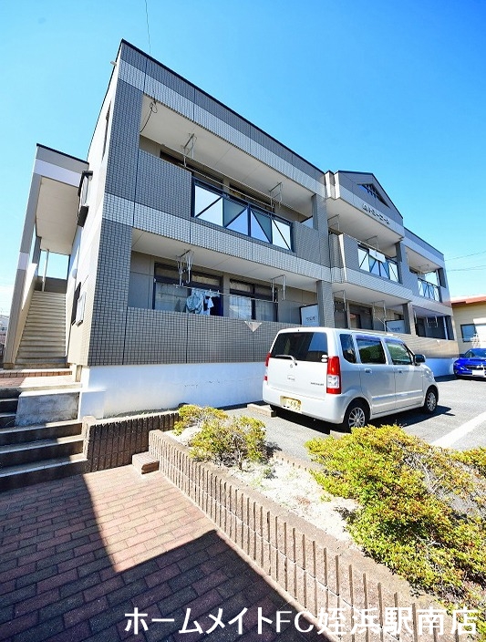建物外観　★買い物、便利な立地です♪★
