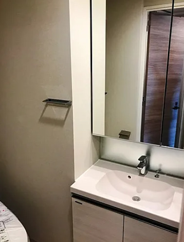 洗面設備　※反転タイプのお部屋の写真を使用しています。