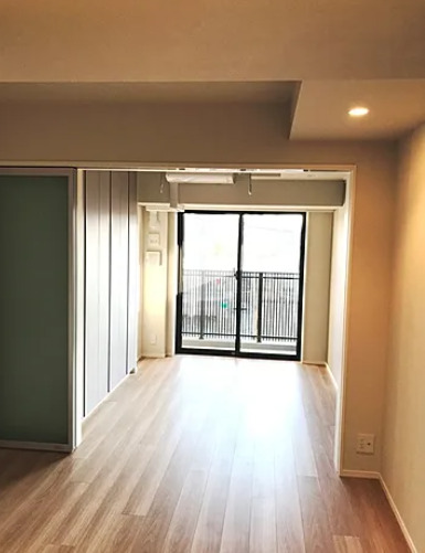 居室・リビング　※反転タイプのお部屋の写真を使用しています。