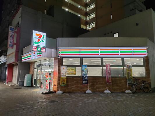 コンビニ　セブンイレブン神戸福原町店（コンビニ）まで117m